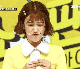 女生暴力吃瓜视频,吃瓜也能这么“疯狂”？