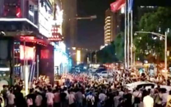 长沙酒吧最新吃瓜事件,揭秘幕后真相与网络热议